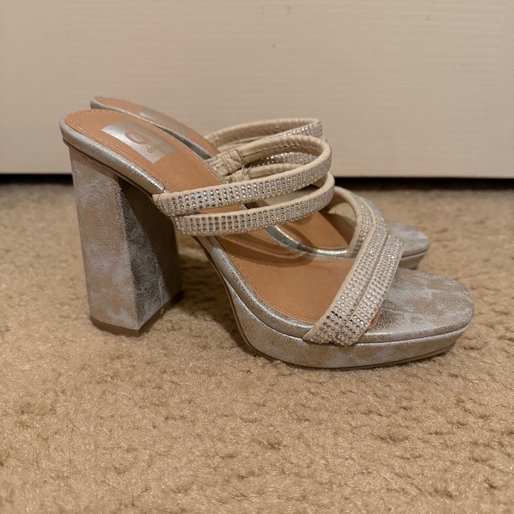 Elegant Dolce Vita Women's Heels size 6.5